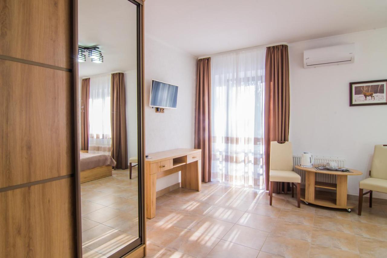 Мисливець В Комплексі "Сокіл" Hotel Susk Exterior foto