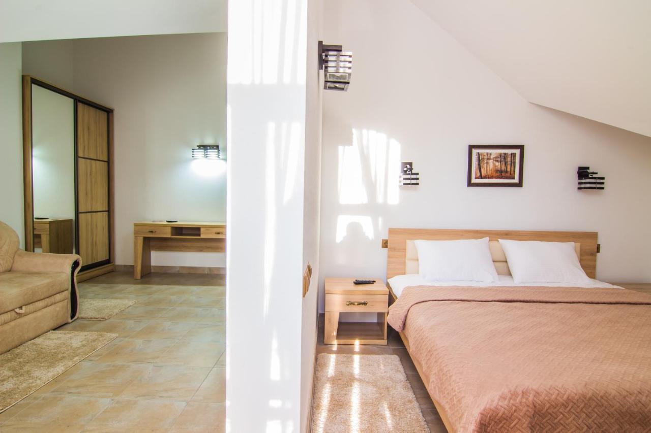 Мисливець В Комплексі "Сокіл" Hotel Susk Exterior foto